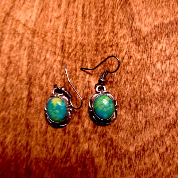 Sterling silver dangle earrings.  A little over an inch in length - Picture 4 of 8